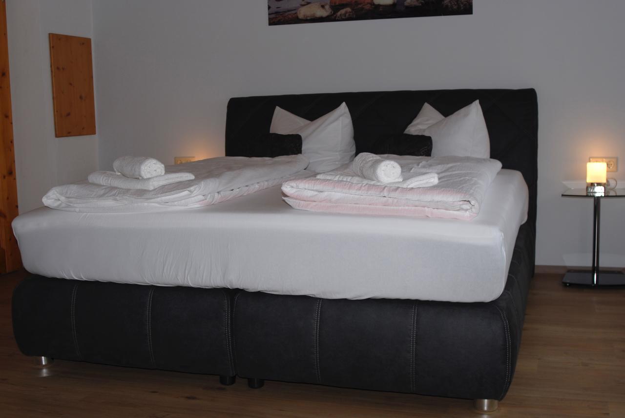 Adler Treuchtlingen Hotel Esterno foto